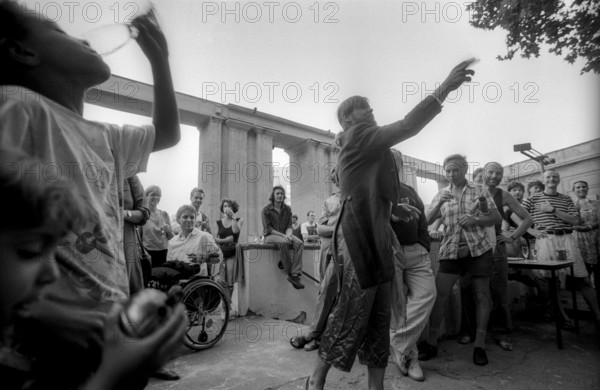 Germany, Berlin, 07.08.1992, Manfred Dennert/SPD, Mayor, Prenzlauer Berg, celebration of the first contract between Pfefferberg and the district, center: Peter Waschinsky