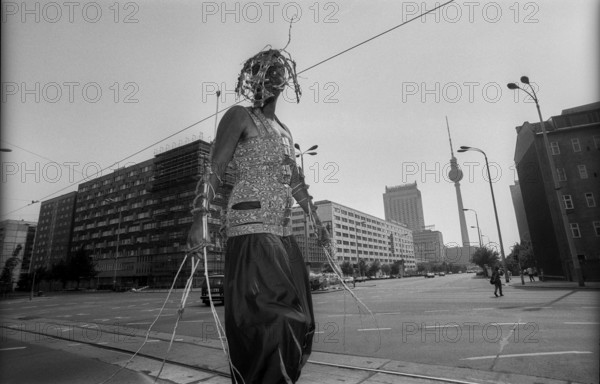 Germany, Berlin, 1.8.1992, Wise Fool Puppet Intervention, street theatre from San Francisco, under the motto: Let it be money, insect