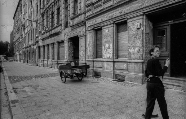 Germany, Berlin, 3.8.1992, Lettestraße (Helmholtzplatz), Prenzlauer Berg