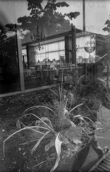 Germany, Berlin, 31.7.1992, closed restaurant Linden Korso, (demolished in 1993)