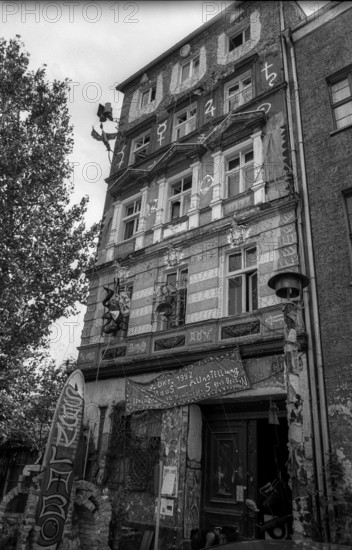Germany, Berlin, 30.07.1992, Occupied House Kleine Hamburger Straße