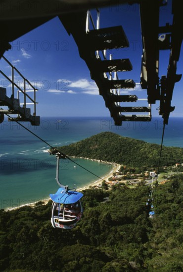 Cable car at Unipraias Park. Balneário Camboriu, Santa Catarina, Brazil