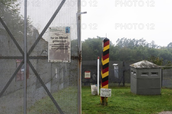 Historic border fence, sign at the former zone border, Schifflersgrund border museum, memorial, GDR barriers, border fence, inner German border, Bad Sooden-Allendorf, Hesse, Germany