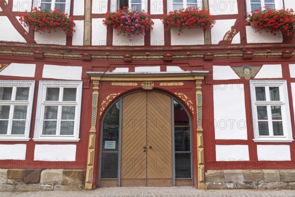 Old Town Hall, flower-decorated half-timbered house, Eschwege, small town, Hesse, Germany