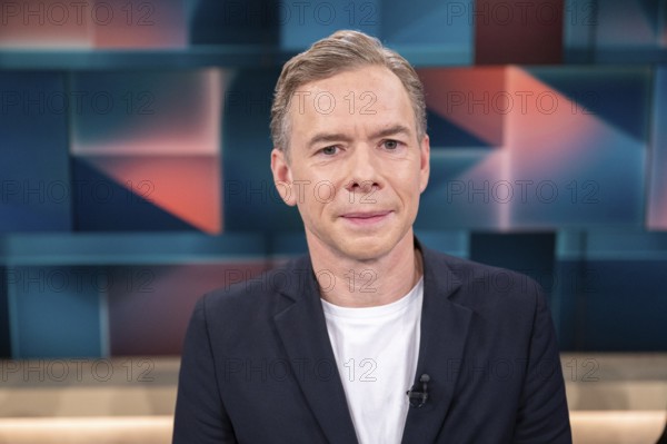 Mark Schieritz on hard but fair at rising prices, 20.10.2025, Cologne, WDR, Alexander Franz