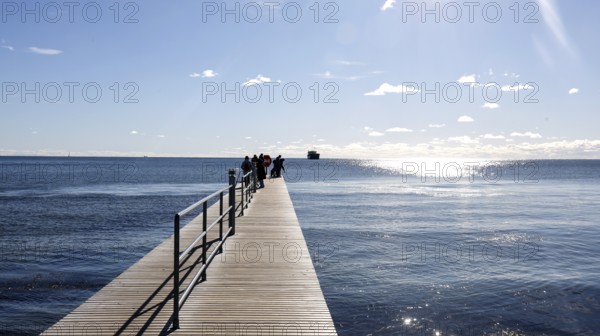 Jetty on the south beach in sunny autumn weather, Fehmarn island, 18.10.2025, Fehmarn, Schleswig-Holstein, Germany