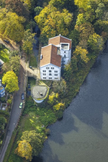 Aerial view, Weiße Mühle an der Schleuse Neukirchen am Fluß Ruhr, trees in autumn colors, Bredeney, Essen, Ruhr region, North Rhine-Westphalia, Germany, DE, Essen-Süd, Europe, Hardenbergufer, Kornmühle, aerial photography, mill, Neukircher Mühle, overview, birds-eyes view, historical landmark, overview