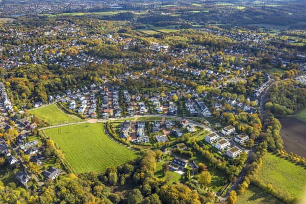 Aerial view, residential area and new housing development on Barkhover Feldweg, town view Heidhausen, Essen, Ruhr area, North Rhine-Westphalia, Germany, DE, Essen-Süd, Europe, property tax, real estate, aerial photography, aerial photography, overview, bird's eye view, residential complex, living and living, residential area, residential district, birds-eyes view, overview
