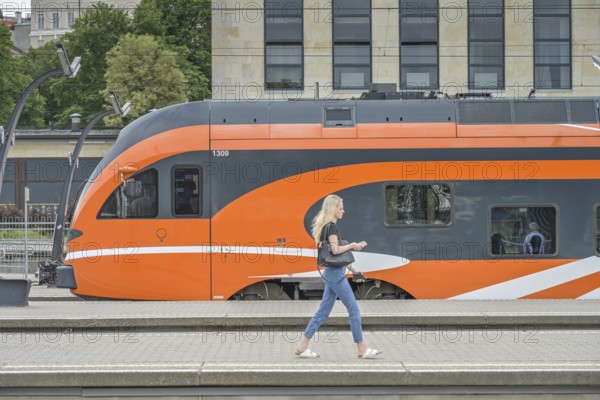 Train, platform, main station, Toompuiestee, Tallinn, Estonia