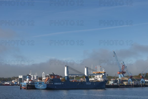 State capital Kiel, industry and shipyards in the Friedrichsort district, LINDENAU Werft GmbH, dock, cranes, economy, industry, Schleswig-Holstein, Germany