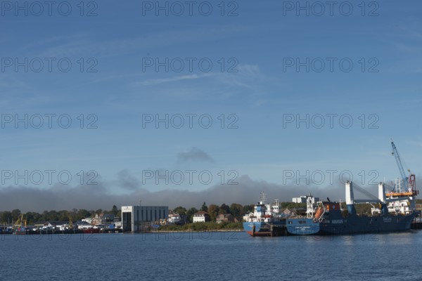 State capital Kiel, industry and shipyards in the Friedrichsort district, shipyard Gebr. Friedrich Kiel, Halle, cranes, economy, industry, Schleswig-Holstein, Germany