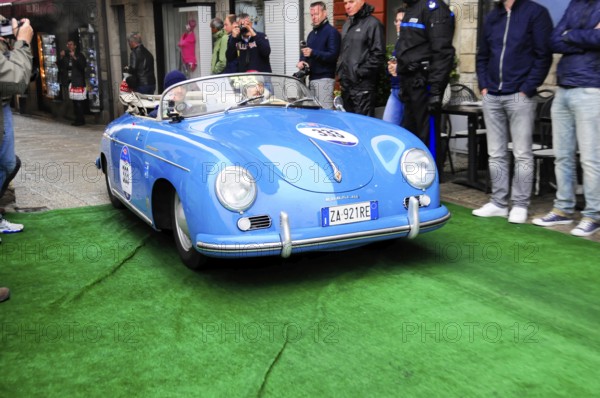 Start No. 333 PORSCHE 356 1500 SPEEDSTER built in 1955, Mille Miglia 2016, time control, checkpoint, SAN MARINO, classic car racing. San Marino, Italia