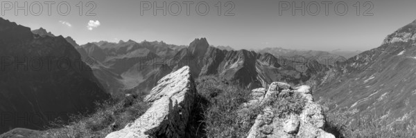 Mountain panorama from Laufbacher-Eckweg to Höfats, 2259m, Allgäu Alps, Allgäu, Bavaria, Germany