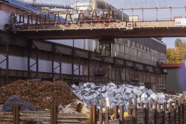 The sector needs reliable energy supply at predictable and competitive prices Joint demands from Economics Minister Dirk Panter, companies, Steel Industry Association and IG Metall, including on industrial electricity prices and extension of electricity price compensation steelworks. Scrap warehouse, Freital, Saxony, Germany