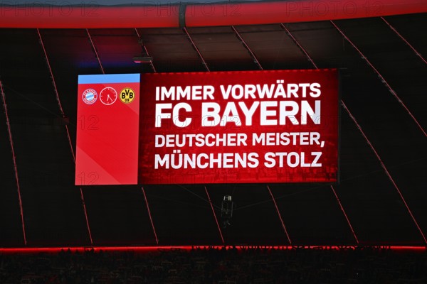 Teleprompter scoreboard, text, to sing along, ALWAYS FORWARD, official stadium anthem FC Bayern Munich since 2025, German Classico, FC Bayern Munich FCB versus Borussia Dortmund BVB, Allianz Arena, Munich, Bayern, Germany