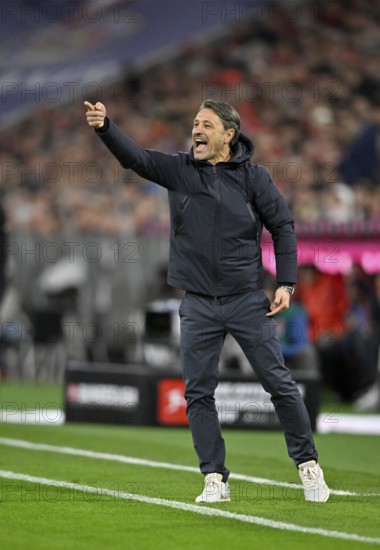 Coach Niko Kovac Borussia Dortmund BVB on the sidelines gesture gesture TV camera, German Classico, FC Bayern Munich FCB versus Borussia Dortmund BVB, Allianz Arena, Munich, Bayern, Germany