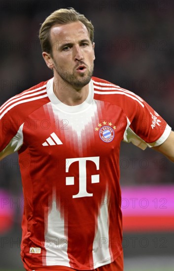 Goal cheers Harry Kane FC Bayern Munich FCB (09) German Classico, FC Bayern Munich FCB versus Borussia Dortmund BVB, Allianz Arena, Munich, Bayern, Germany