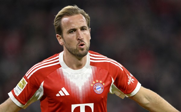 Goal cheers Harry Kane FC Bayern Munich FCB (09) German Classico, FC Bayern Munich FCB versus Borussia Dortmund BVB, Allianz Arena, Munich, Bayern, Germany