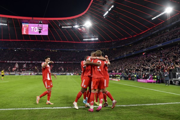 Goal cheers Harry Kane FC Bayern Munich FCB (09) Luis Diaz FC Bayern Munich FCB (14) Jonathan Tah FC Bayern Munich FCB (04) German Classico, FC Bayern Munich FCB versus Borussia Dortmund BVB, Allianz Arena, Munich, Bayern, Germany