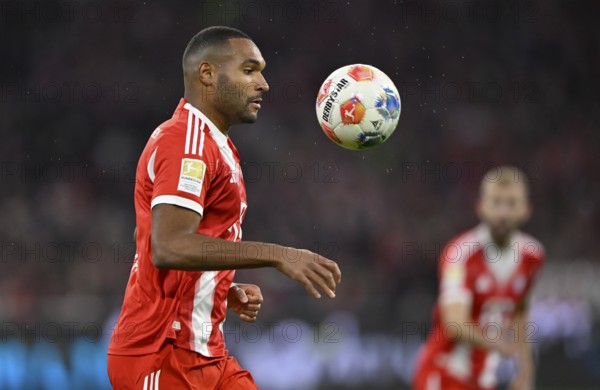 Jonathan Tah FC Bayern Munich FCB (04) action on the ball Deutscher Classico, FC Bayern Munich FCB versus Borussia Dortmund BVB, Allianz Arena, Munich, Bayern, Germany