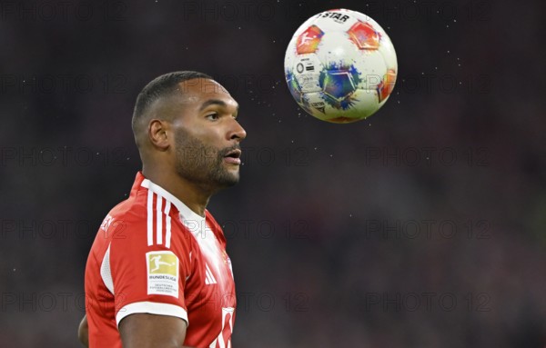 Jonathan Tah FC Bayern Munich FCB (04) Action on the ball Portrait German Classico, FC Bayern Munich FCB versus Borussia Dortmund BVB, Allianz Arena, Munich, Bayern, Germany