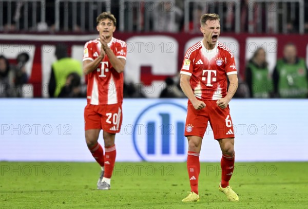 Final cheers, joy, luck, cheers Joshua Kimmich FC Bayern Munich FCB (06) Tom Bischof FC Bayern Munich FCB (20) German Classico, FC Bayern Munich FCB versus Borussia Dortmund BVB, Allianz Arena, Munich, Bayern, Germany