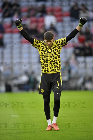 Goalkeeper Gregor Kobel Borussia Dortmund BVB (01) Warm-up training German Classico, FC Bayern Munich FCB versus Borussia Dortmund BVB, Allianz Arena, Munich, Bayern, Germany