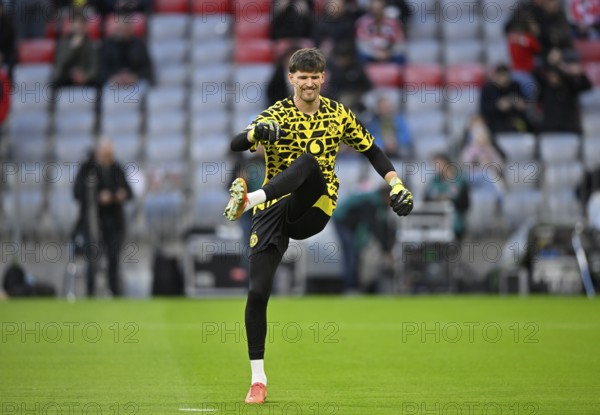 Goalkeeper Gregor Kobel Borussia Dortmund BVB (01) Warm-up training German Classico, FC Bayern Munich FCB versus Borussia Dortmund BVB, Allianz Arena, Munich, Bayern, Germany