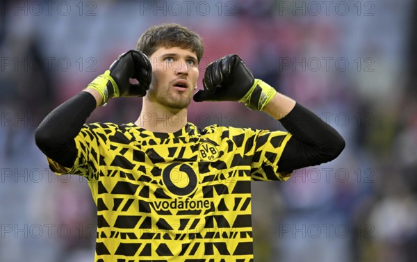 Goalkeeper Gregor Kobel Borussia Dortmund BVB (01) Warm-up training portrait German Classico, FC Bayern Munich FCB versus Borussia Dortmund BVB, Allianz Arena, Munich, Bayern, Germany