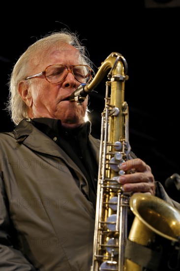 Klaus Doldinger died on 16.10.2025, archive recording Klaus Doldinger, musician, D, jazz, Passport Today, tour 2012, 17th Köpenicker Blues & Jazz Festival, performance open air, 20.07.2012, Rathaushof Köpenick, Berlin < english> Klaus Doldinger, musician, GER, jazz, performing 20.07.2012 in Berlin, Germany