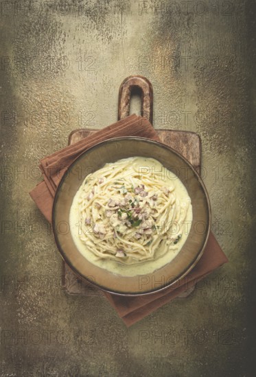 Spaghetti carbonara, spaghetti in cream sauce, with pancetta, homemade, no people