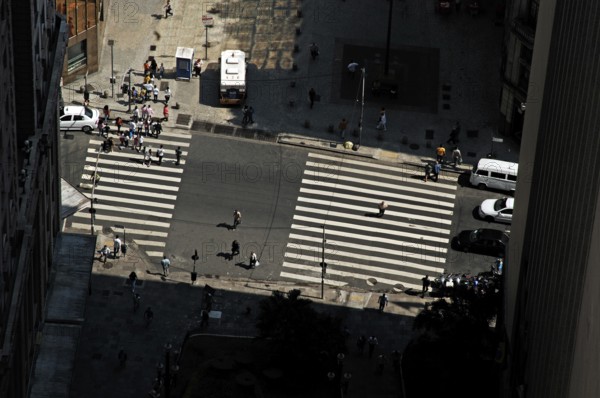 Pedestrians crossing, Avenue Líbero Badaró, São Paulo, Brazil