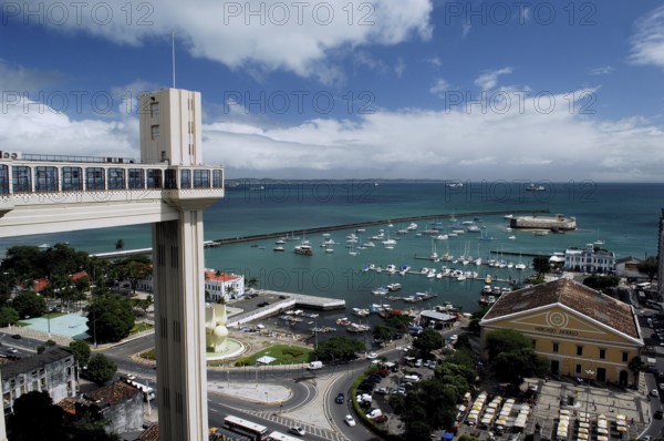Elevador Lacerda e Baia de Todos os Santos, Salvador, Bahia, Brazil