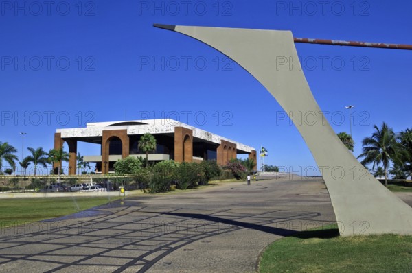 Luis Carlos Prestes Memorial O Cavaleiro da Luz, Girassóis Square, Palmas, Tocantins, Brazil