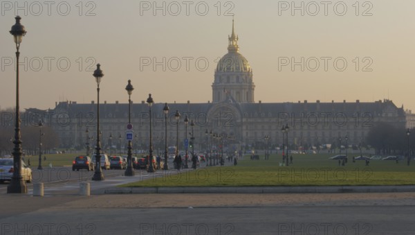 Place des Invalides, 8° arrondissement, Ile-de-France, Paris, France