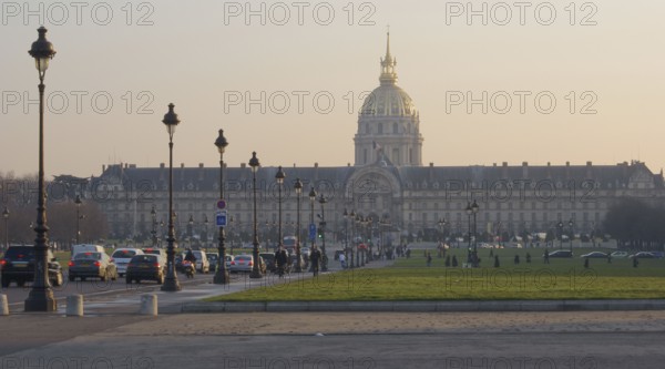 Place des Invalides, 8° arrondissement, Ile-de-France, Paris, France