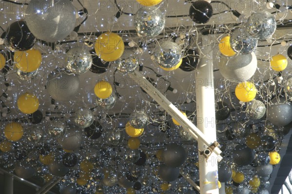 Decorations, Printemps, Boulevard Haussmann - 75008, (75), Paris, France