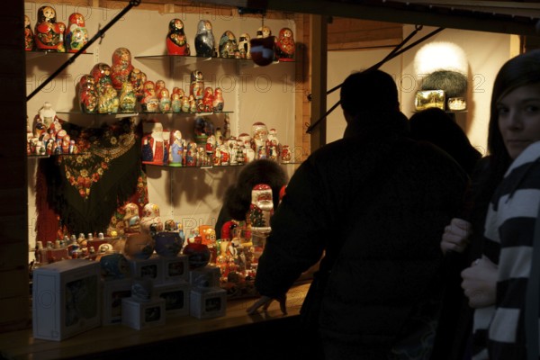 Newsstand, People, Boulevard Haussmann - 75008, (75), Paris, France