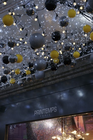 Decorations, Printemps, Boulevard Haussmann - 75008, (75), Paris, France