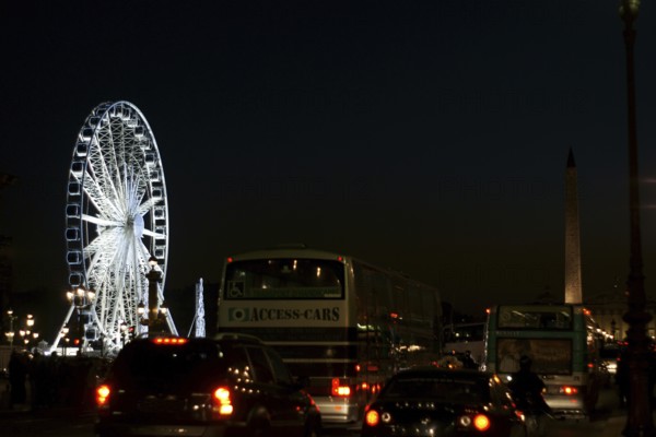 Gigantic wheel, Place de la Concorde - 75008, (75), Paris, France