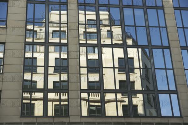Mirrored glass, Reflex, (75), Paris, France