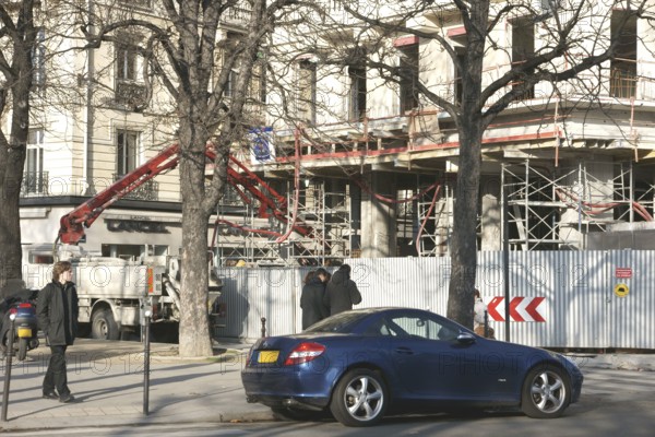 Construction, Car, Franklin D. Roosvelt, 75008, Paris, France