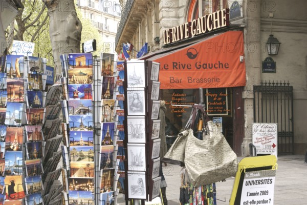 City, Shelves, Place Saint-Michel, 6ème arrondissement, (75006), Paris, France