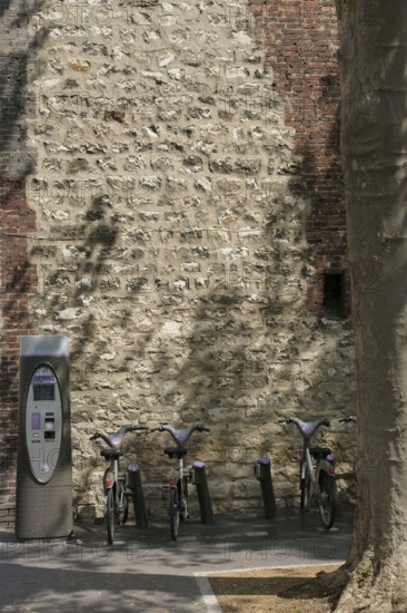 Bicycle, Vehicles, Bolougne-Billancourt, Hauts-de-Seine (92), Ile de France, France