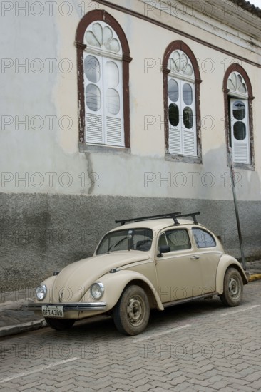 House, Volkswagen bug, 29/12/2009, São Luís do Paraitinga, São Paulo, Brazil