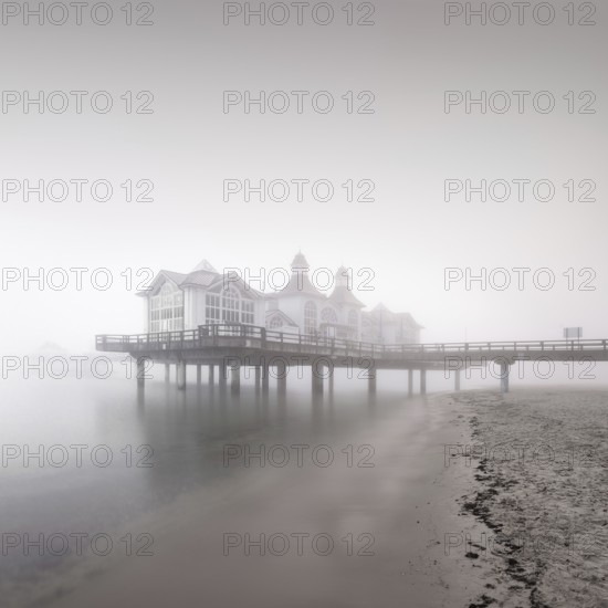 Seebrücke, Sellin, archway, diving bell behind at dawn, seaside resort Sellin, Rügen island, Mecklenburg-Western Pomerania, Germany
