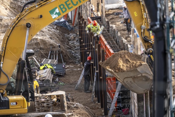 Construction site, dismantling, demolition of a large building, construction of retaining walls in the excavation pit, Düsseldorf, North Rhine-Westphalia, Germany