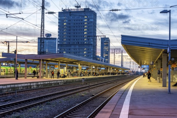 Essen Central Station, passengers on the platform, North Rhine-Westphalia, Germany