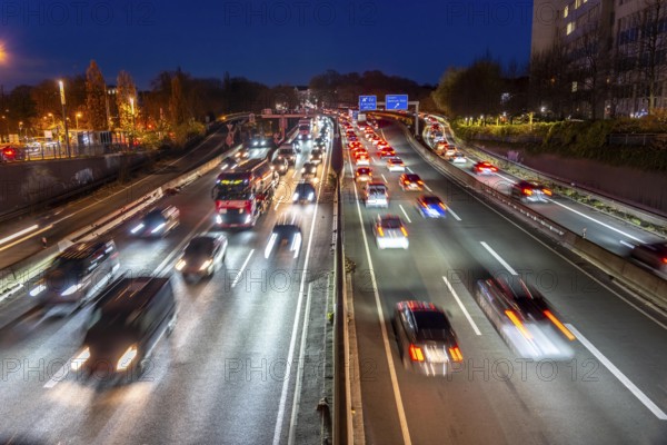 Autobahn A40, Ruhrschnellweg, traffic jams on both roads, at the Ruhrschnellwegstunnel in Essen, rush hour traffic, NR, Germany
