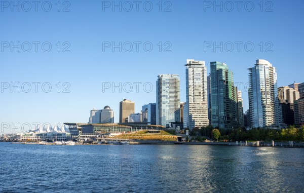 Skyline, skyscrapers on the promenade, Coal Harbour, Vancouver, British Columbia, Canada